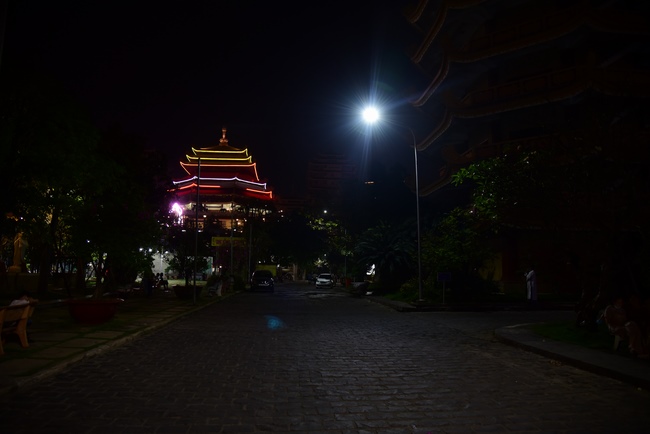 Ritual of visiting and offering homage to Most Venerable Thich Giac Phuc’s Body