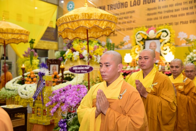 Ritual of visiting and offering homage to Most Venerable Thich Giac Phuc’s Body