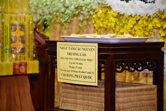 Ritual of visiting and offering homage to Most Venerable Thich Giac Phuc’s Body