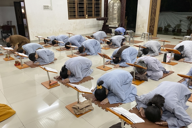 Repentant Ceremony at Dang Phap Pagoda, Binh Phuoc