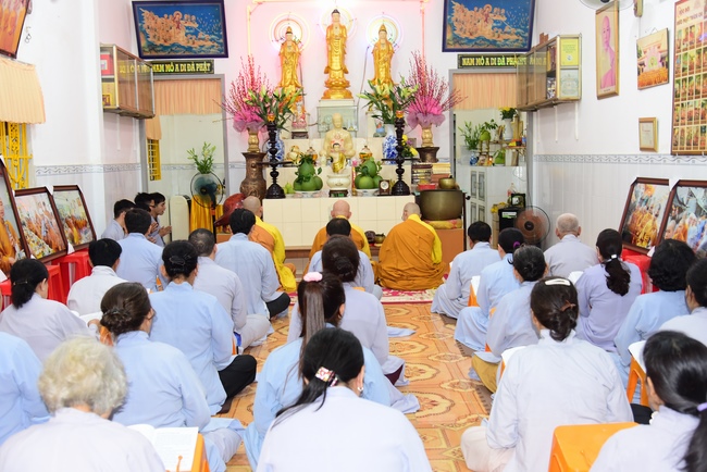 Repentant Ceremony at Minh Chat vihara  and offering Phuoc Long pagoda in Can Tho