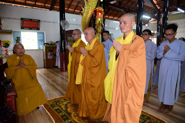 Repentant Ceremony at Minh Chat vihara  and offering Phuoc Long pagoda in Can Tho