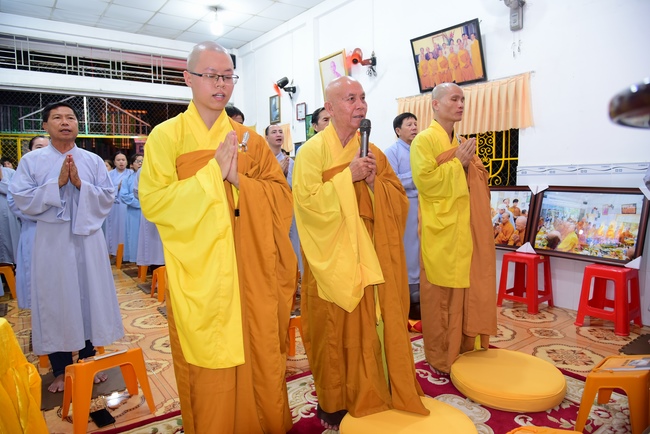 Repentant Ceremony at Minh Chat vihara  and offering Phuoc Long pagoda in Can Tho