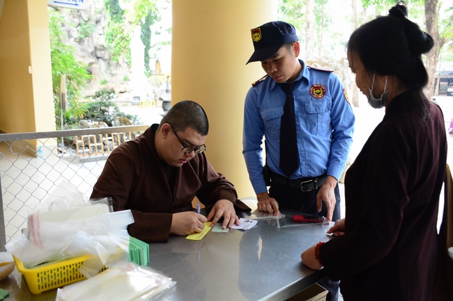 Dharma talk “How to live happily” - Previous to the 95th Seven-Day Retreat