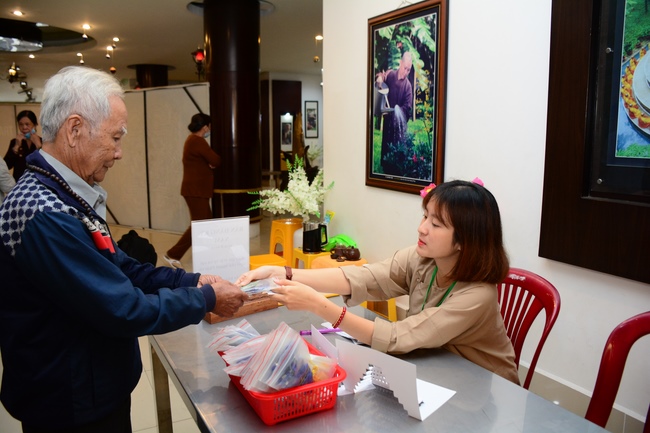 Dharma talk “How to live happily” - Previous to the 95th Seven-Day Retreat