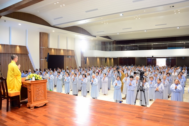 Dharma talk “How to live happily” - Previous to the 95th Seven-Day Retreat