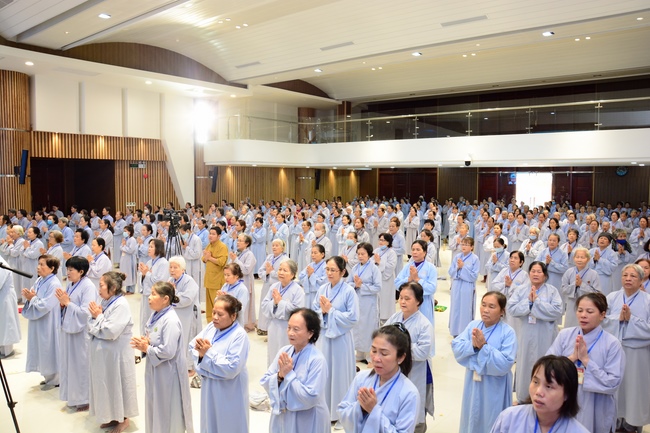 Dharma talk “How to live happily” - Previous to the 95th Seven-Day Retreat