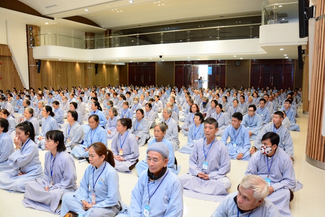 Dharma talk “How to live happily” - Previous to the 95th Seven-Day Retreat