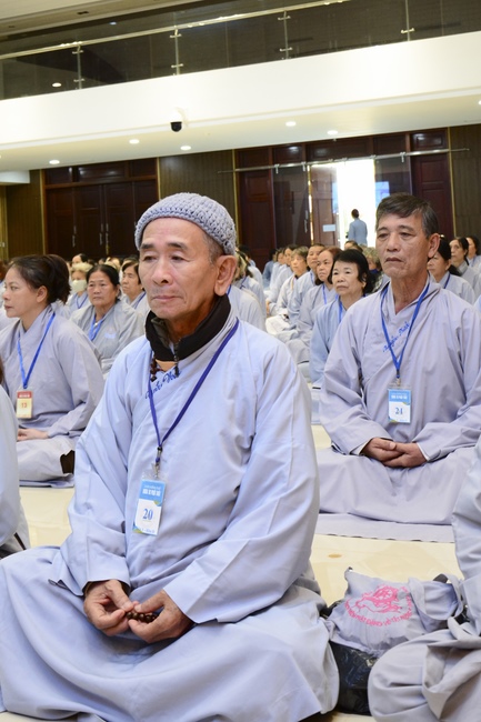 Dharma talk “How to live happily” - Previous to the 95th Seven-Day Retreat