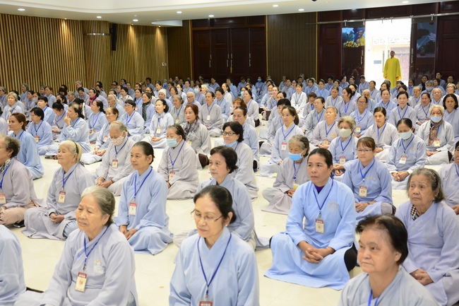 Dharma talk “How to live happily” - Previous to the 95th Seven-Day Retreat