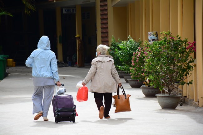 Dharma talk “How to live happily” - Previous to the 95th Seven-Day Retreat