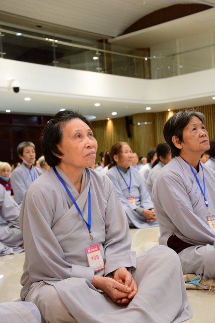 Dharma talk “How to live happily” - Previous to the 95th Seven-Day Retreat