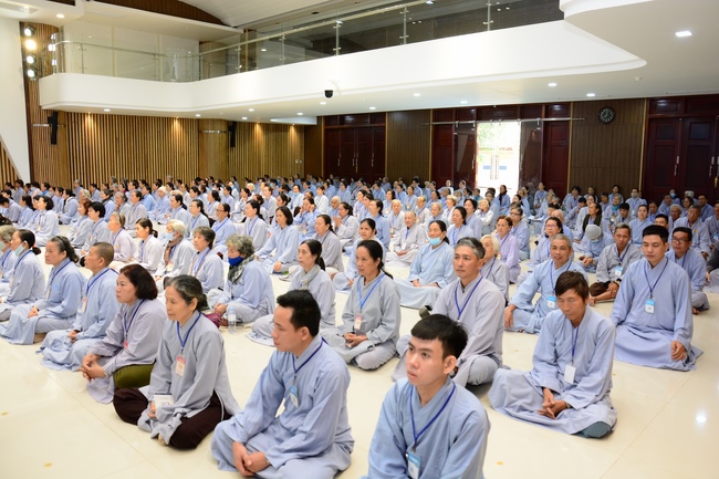 Dharma talk “How to live happily” - Previous to the 95th Seven-Day Retreat