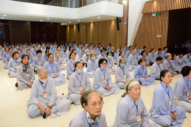 Dharma talk “How to live happily” - Previous to the 95th Seven-Day Retreat