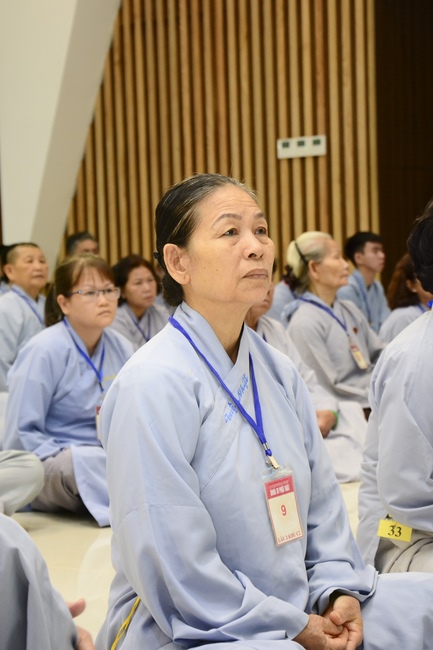 Dharma talk “How to live happily” - Previous to the 95th Seven-Day Retreat