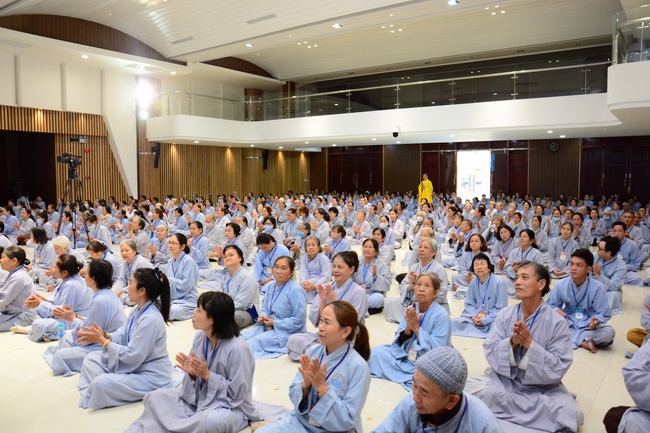 Dharma talk “How to live happily” - Previous to the 95th Seven-Day Retreat