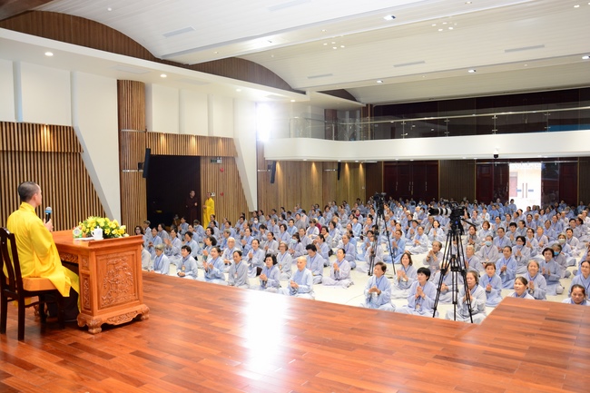Dharma talk “How to live happily” - Previous to the 95th Seven-Day Retreat