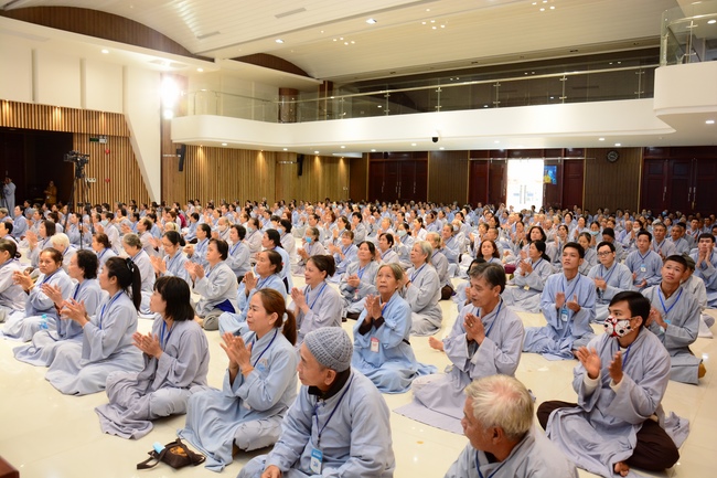 Dharma talk “How to live happily” - Previous to the 95th Seven-Day Retreat