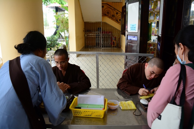 Dharma talk “How to live happily” - Previous to the 95th Seven-Day Retreat