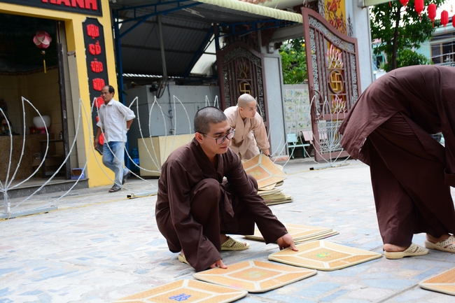 Đêm hoa đăng kỷ niệm đức Phật A-di-đà tại chùa Phước Thiện