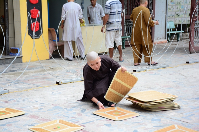 Đêm hoa đăng kỷ niệm đức Phật A-di-đà tại chùa Phước Thiện