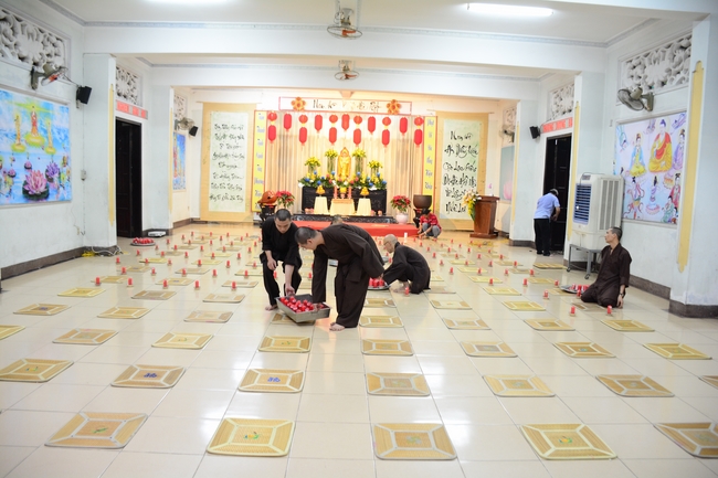 Đêm hoa đăng kỷ niệm đức Phật A-di-đà tại chùa Phước Thiện