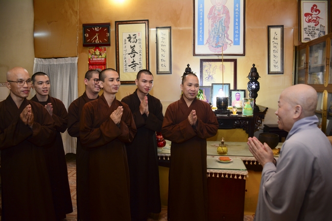 Đêm hoa đăng kỷ niệm đức Phật A-di-đà tại chùa Phước Thiện