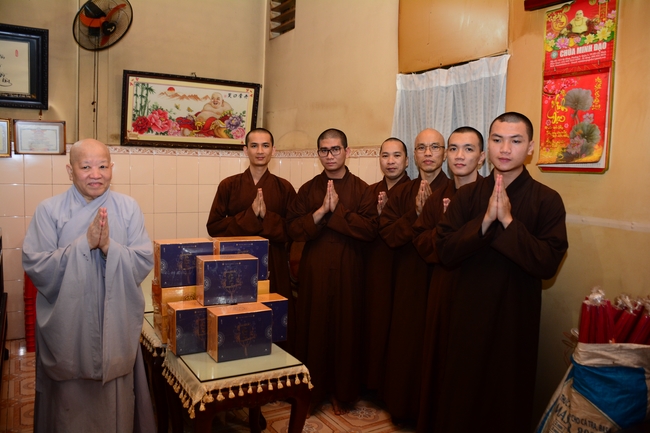 Đêm hoa đăng kỷ niệm đức Phật A-di-đà tại chùa Phước Thiện