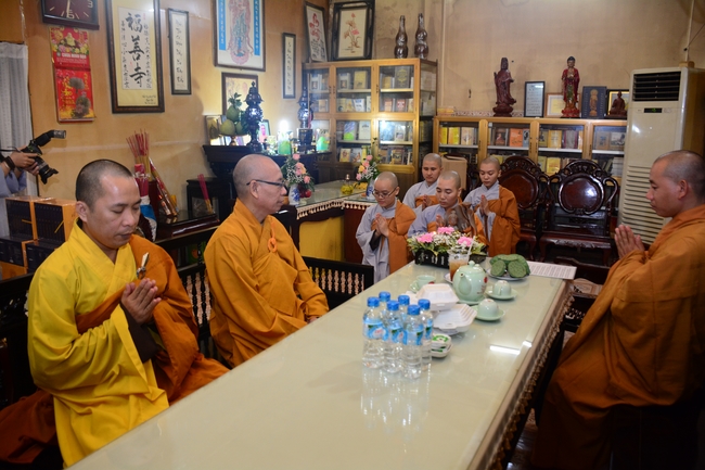 Đêm hoa đăng kỷ niệm đức Phật A-di-đà tại chùa Phước Thiện