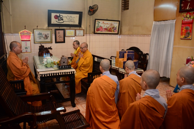 Đêm hoa đăng kỷ niệm đức Phật A-di-đà tại chùa Phước Thiện