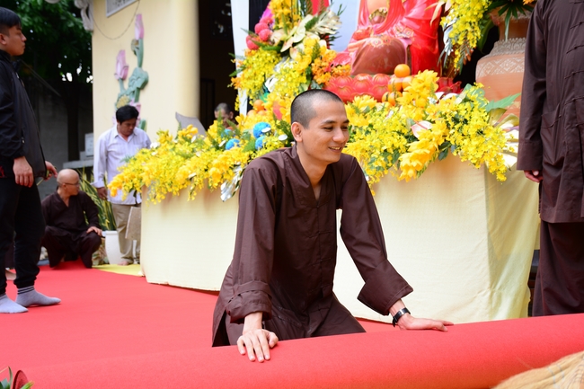 Đêm hoa đăng kỷ niệm đức Phật A-di-đà tại chùa Phước Thiện