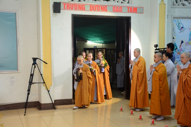 Đêm hoa đăng kỷ niệm đức Phật A-di-đà tại chùa Phước Thiện