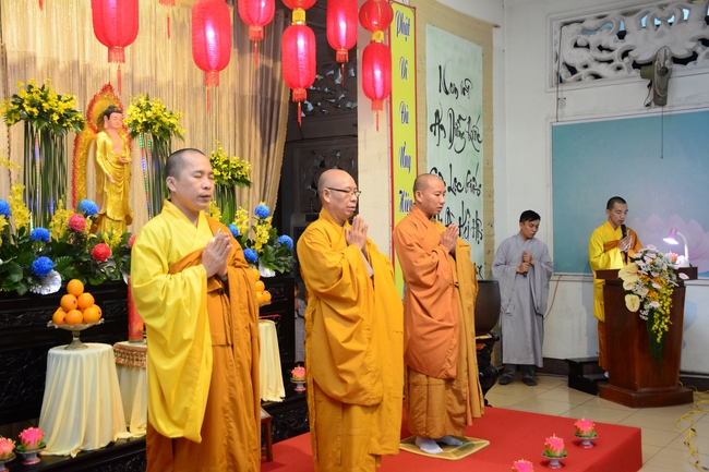 Đêm hoa đăng kỷ niệm đức Phật A-di-đà tại chùa Phước Thiện