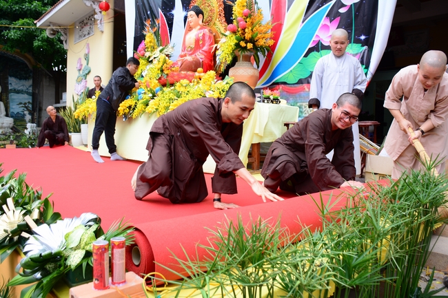 Đêm hoa đăng kỷ niệm đức Phật A-di-đà tại chùa Phước Thiện