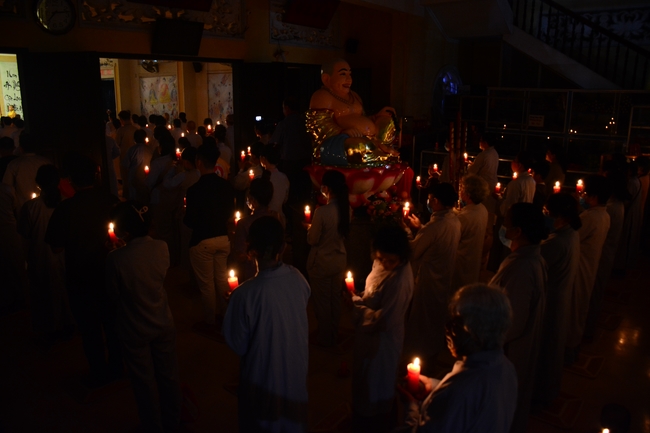 Đêm hoa đăng kỷ niệm đức Phật A-di-đà tại chùa Phước Thiện