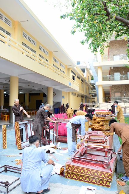 Affairs preparing for Amitabha Buddha’s Birthday