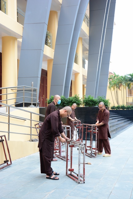 Affairs preparing for Amitabha Buddha’s Birthday