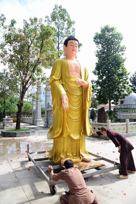 Affairs preparing for Amitabha Buddha’s Birthday