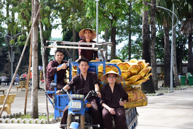 Affairs preparing for Amitabha Buddha’s Birthday