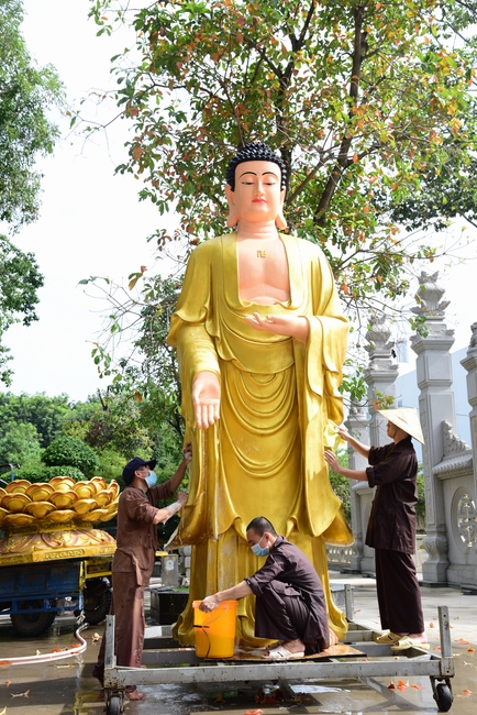 Affairs preparing for Amitabha Buddha’s Birthday