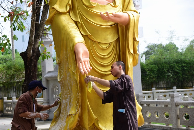 Affairs preparing for Amitabha Buddha’s Birthday