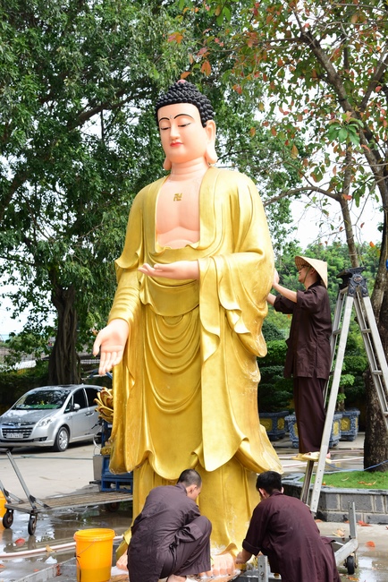 Affairs preparing for Amitabha Buddha’s Birthday