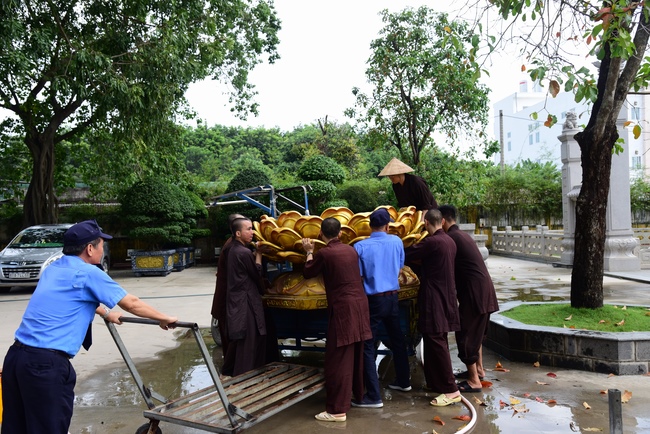 Affairs preparing for Amitabha Buddha’s Birthday