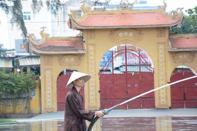 Affairs preparing for Amitabha Buddha’s Birthday