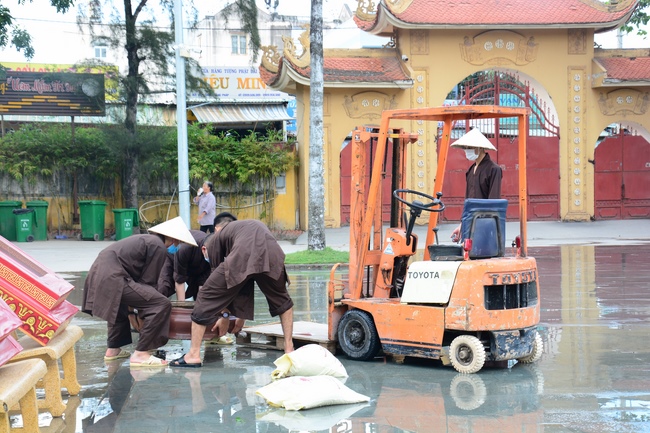 Affairs preparing for Amitabha Buddha’s Birthday