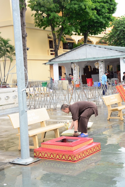 Affairs preparing for Amitabha Buddha’s Birthday