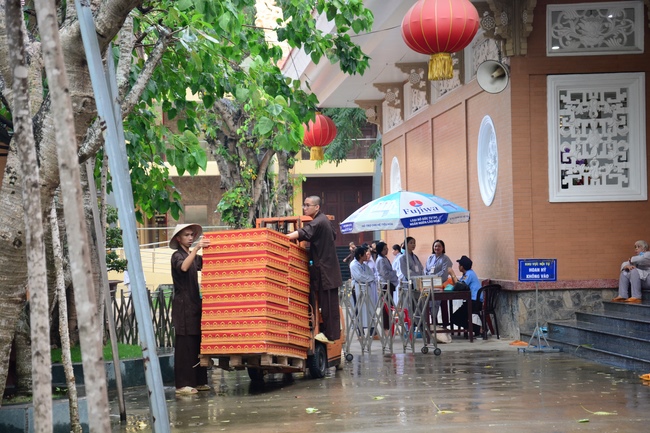 Affairs preparing for Amitabha Buddha’s Birthday