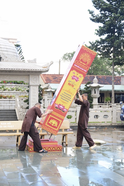 Affairs preparing for Amitabha Buddha’s Birthday