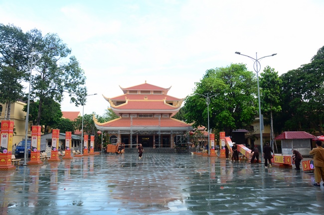Affairs preparing for Amitabha Buddha’s Birthday