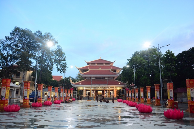 Affairs preparing for Amitabha Buddha’s Birthday